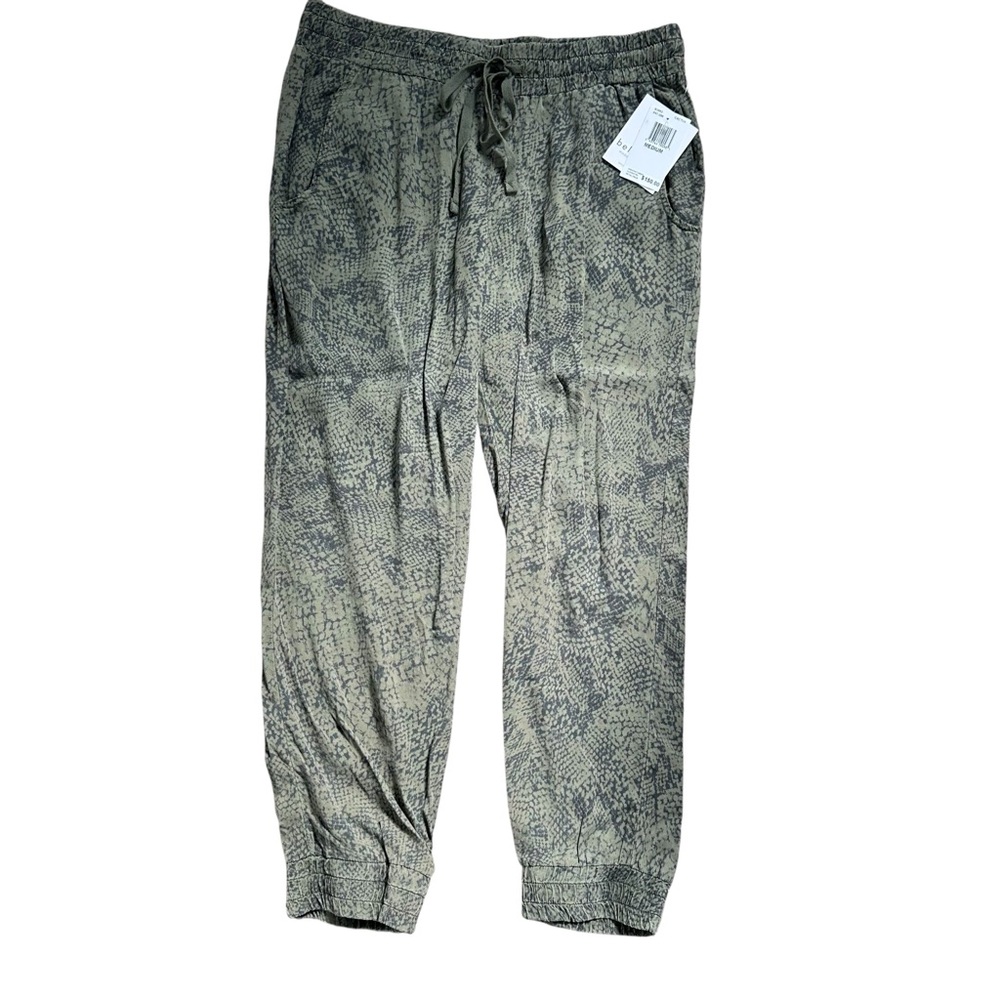 NWT Bella Dahl Print Pocketed Jogger Pants Cactus Green M Snake - Picture 2 of 9